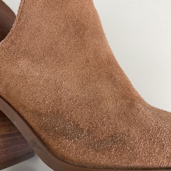 Steve Madden Women’s Brown Suede Pull-On Almond Toed Bootie - 3.5” Heel - Size 8 - Picture 4 of 10